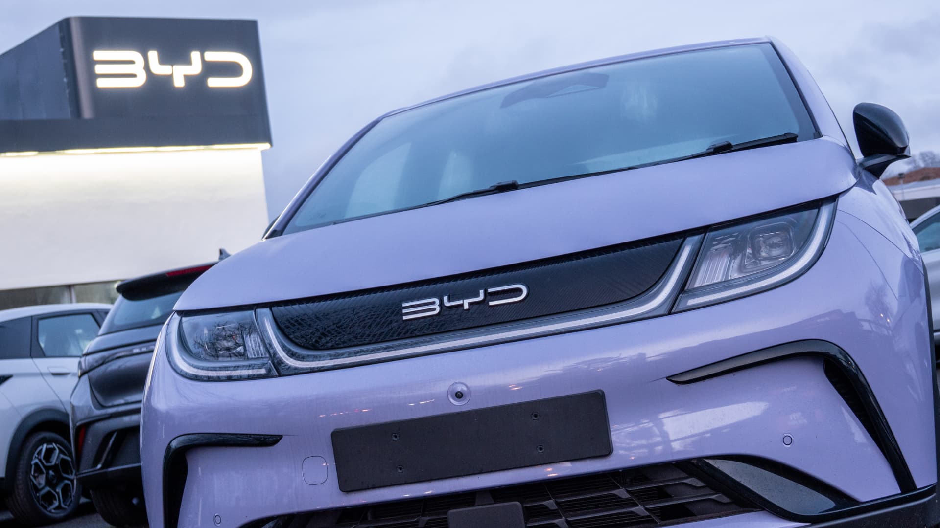 BYD Shares Jump on New Ultra-Fast EV Charging Tech