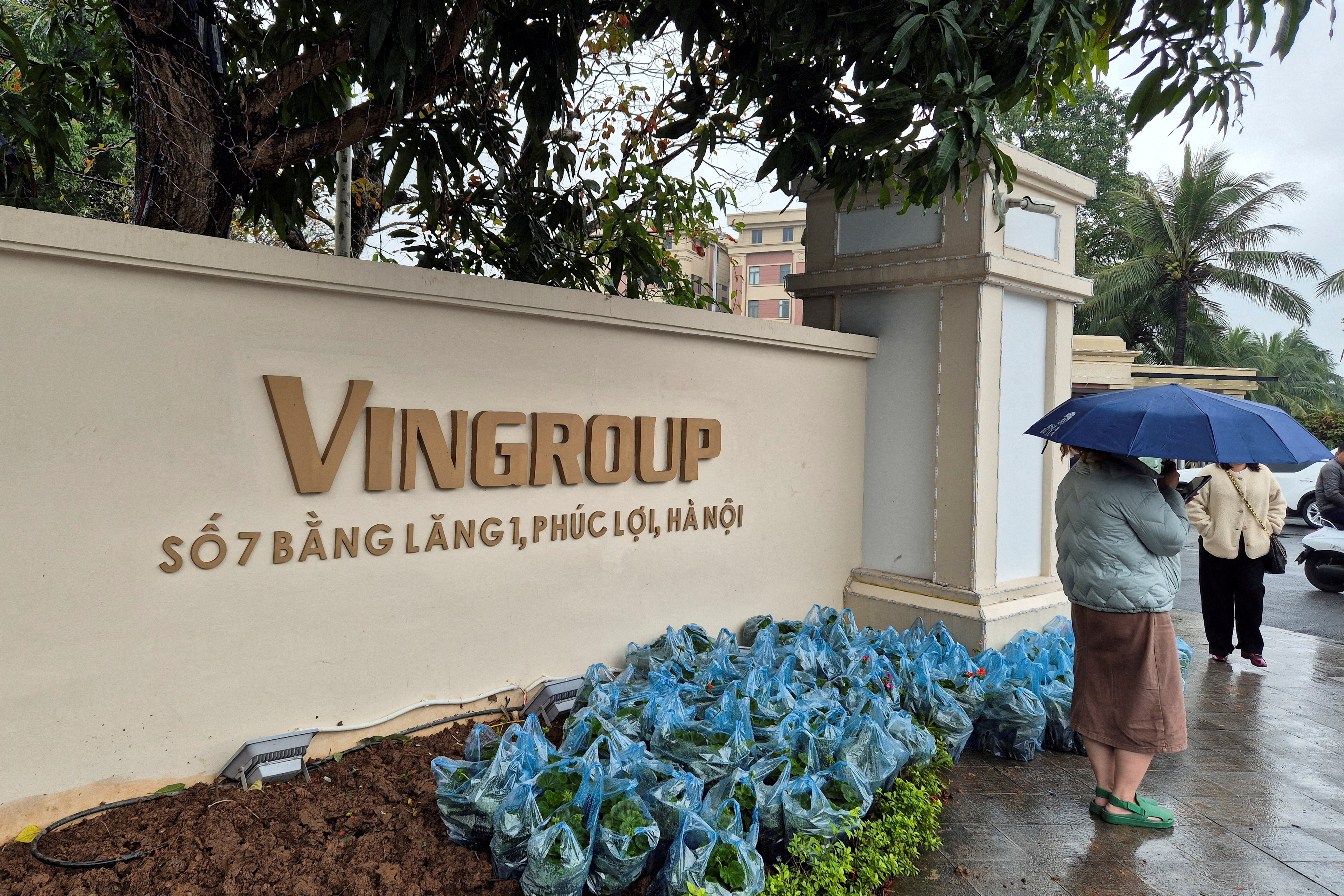 Vingroup Drops LNG Plant Plans, Pivots to Renewables