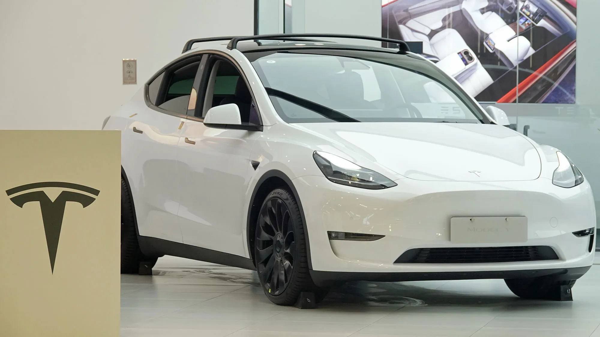  Elon Musk Says Millions of Teslas Need Hardware Upgrades for True FSD