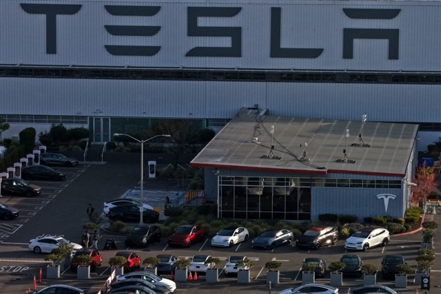 Tesla Taps Intel 14A Process for Terafab Chip Production