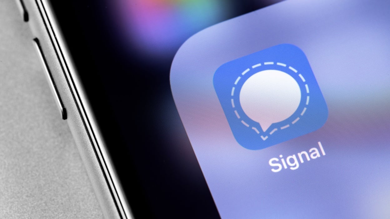 The iOS Notification Trap: How Apple's Bug Let the FBI Read Your Deleted XChat, Signal, and iOS Messages