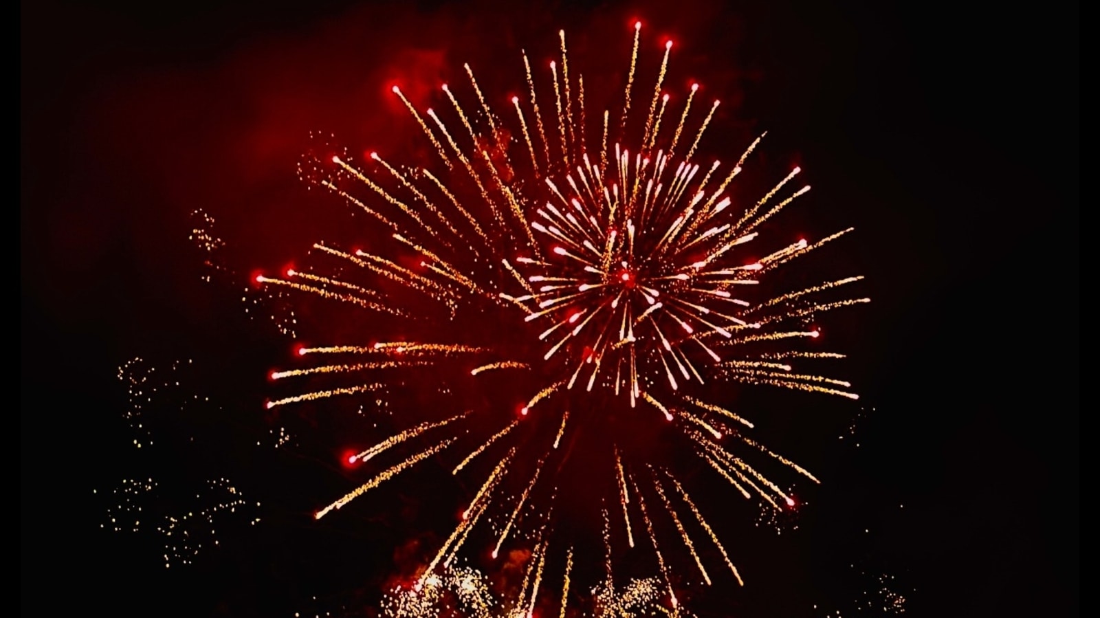 Happy New Year 2025: Top 50 Quotes to Share with Loved Ones