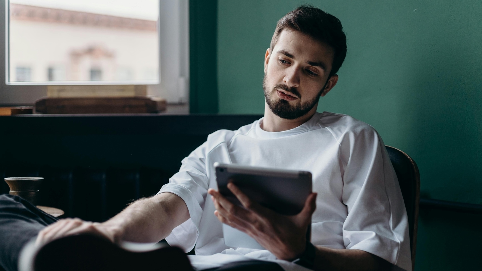 Planning to reduce screen time in 2025 as a resolution? Here are tips that can help