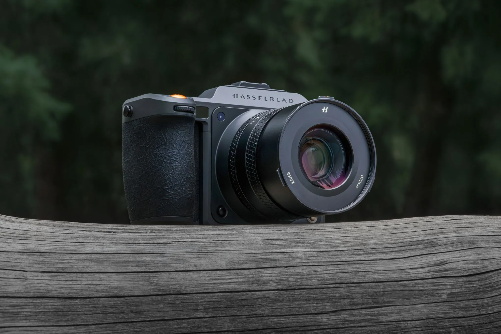Hasselblad X2D II 100C: Next-Gen Medium Format Camera Raises the Bar