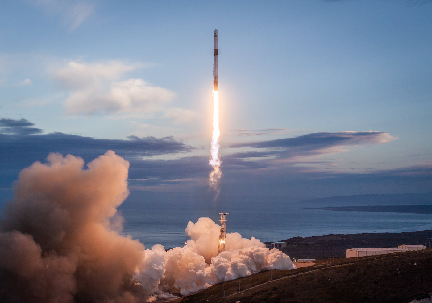 SpaceX Prepares Another Major Vandenberg Launch with 28 Starlink Satellites