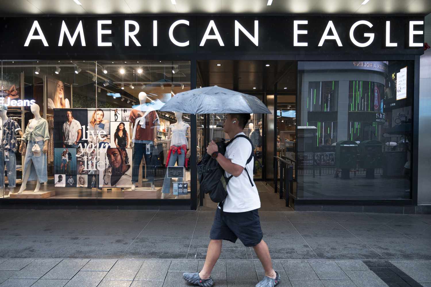 American Eagle Stock Surges as Sydney Sweeney Campaign Sparks Sales Momentum