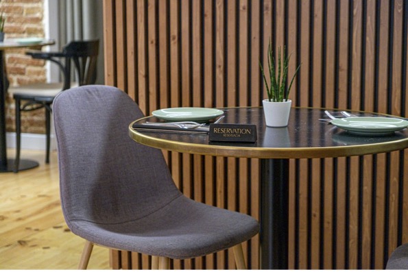 Budget-Smart Guide: How To Choose Restaurant Reservation Software For A Small Venue