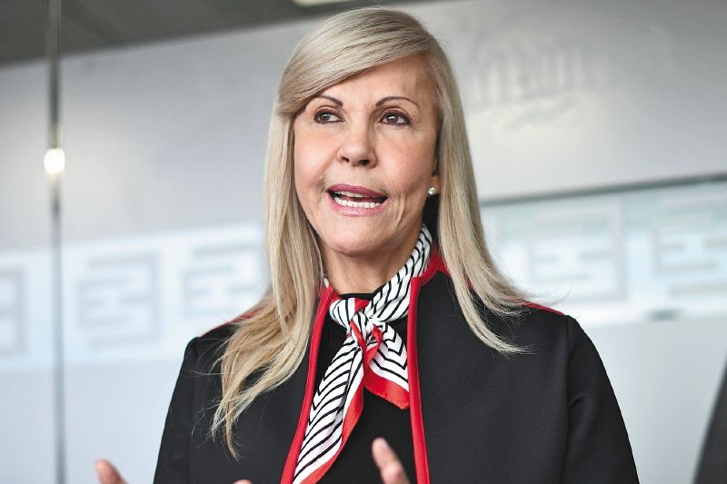 Petro Responds Strongly to Dilian Francisca Toro Over Tren de Cercanías Dispute