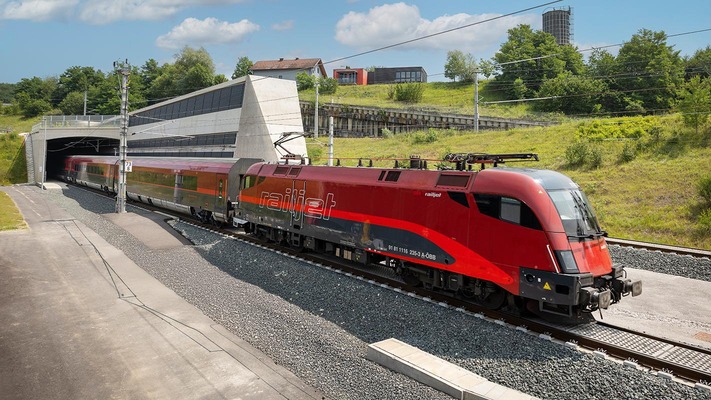 ÖBB Unveils First Upgraded Railjet With Enhanced Comfort and Modern Design