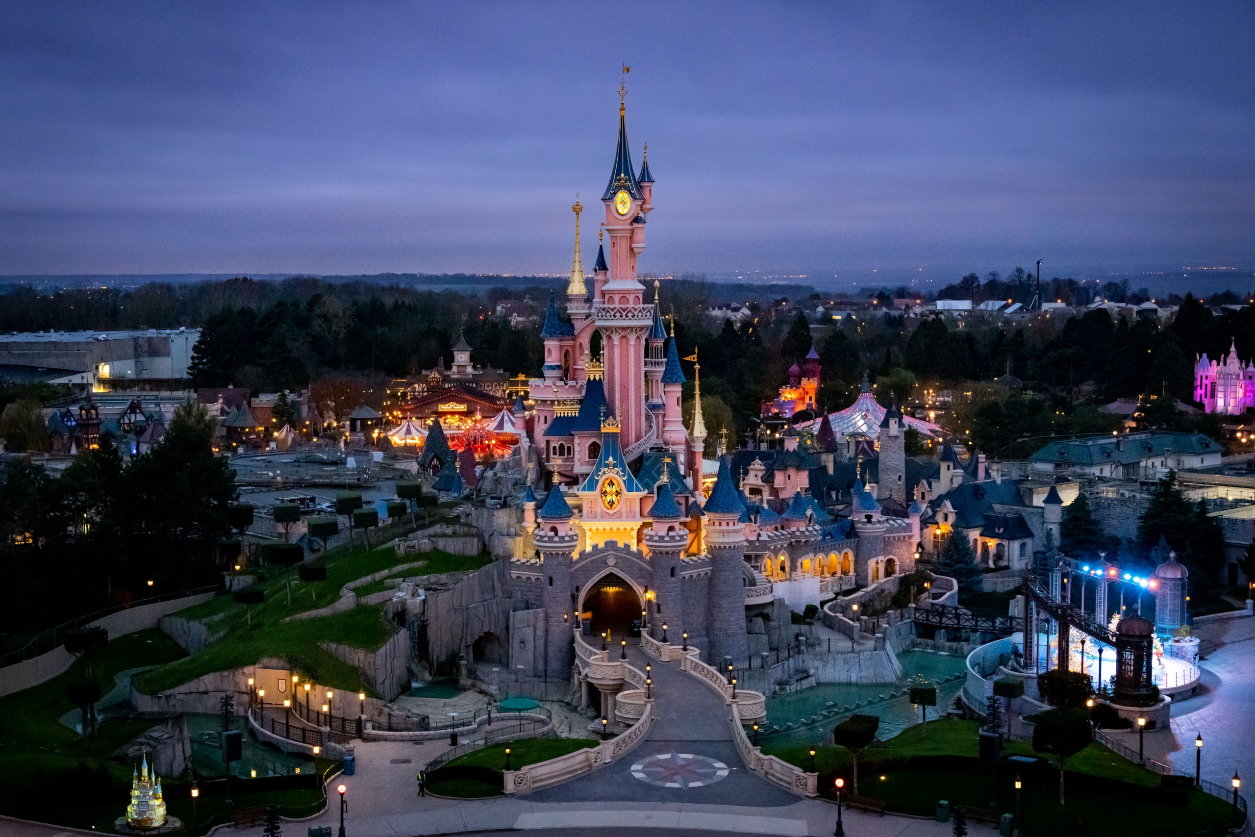 Disneyland Paris anuncia abertura da nova área Frozen para março de 2026