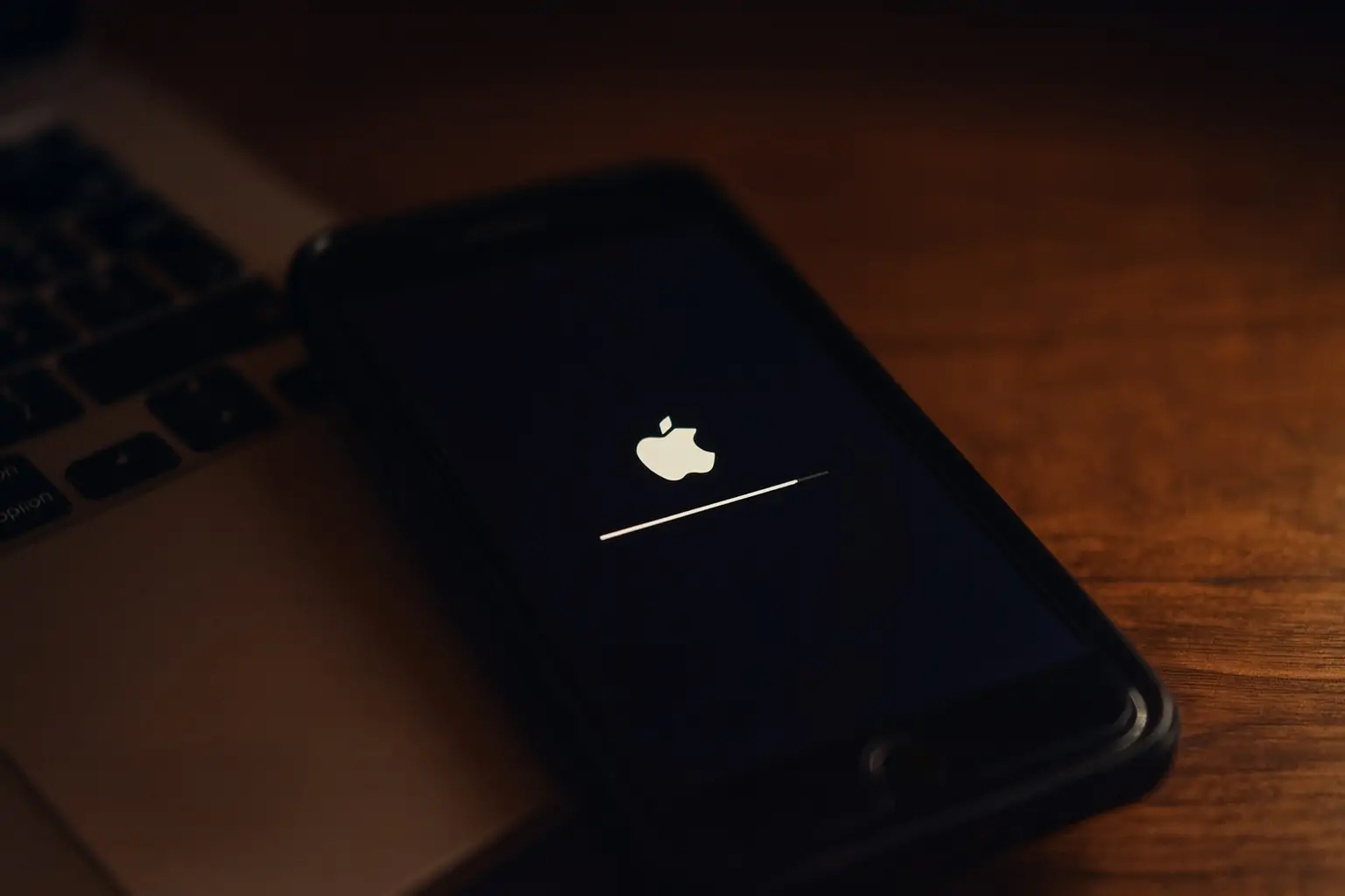 iOS 26 Quietly Fixes 18 iPhone Problems Apple Users Complained About for Years