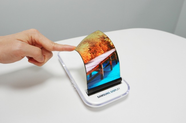 iPhone 18 Display Leak Points to Apple’s Biggest Design Shift in Years