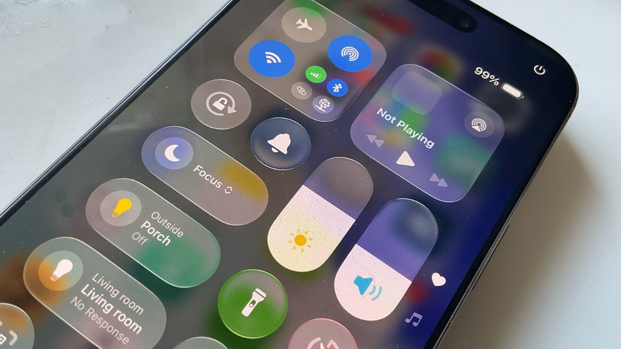 https://photos5.appleinsider.com/gallery/64336-134350-000-lead-Control-Center-xl.jpg