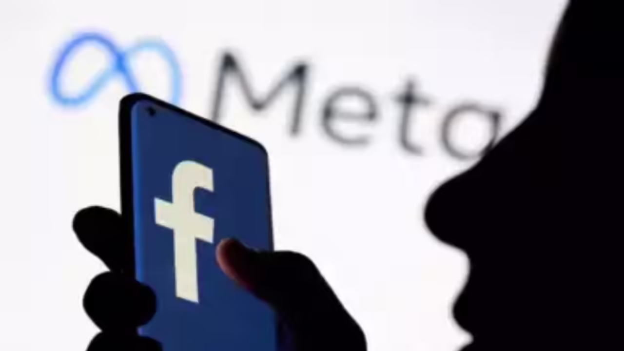 Facebook Founder Mark Zuckerberg on Why Company Will Not Launch Its Own App Store for iPhones |