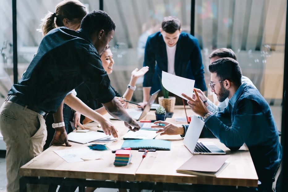 Most financial planning firms say AI won’t cut jobs in 2026