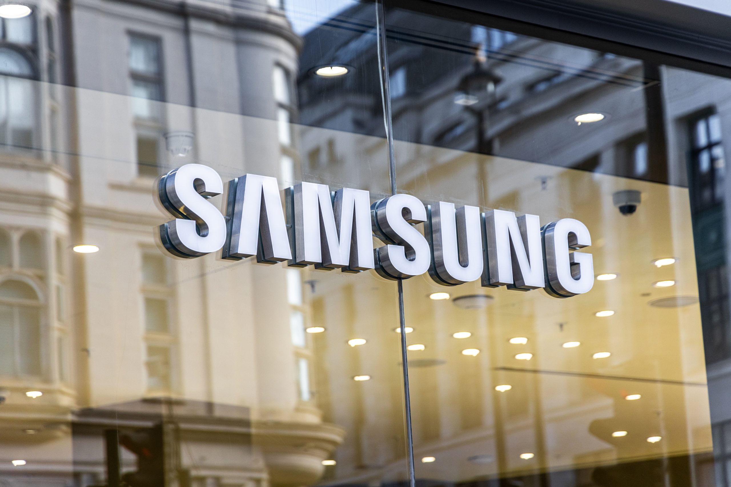 Samsung tops $1t valuation as AI rally lifts shares over 10%