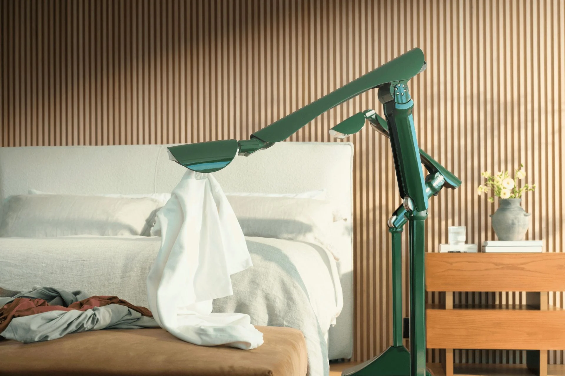 You Can Add ‘Lamp That Folds Your Laundry’ to the List of Doomed Startups