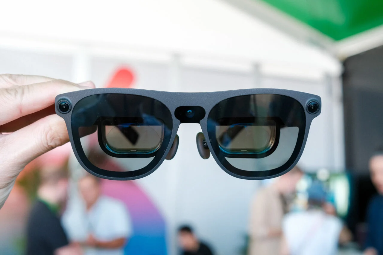 Google Xreal Project Aura Xr Smart Glasses Hands On 04