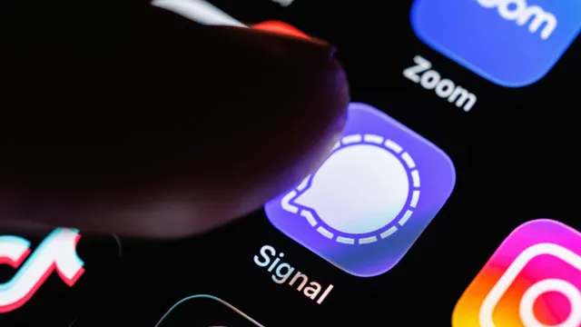 Your Phone Notifications Reveal More Than You Realize. Here’s How to Lock Them Down