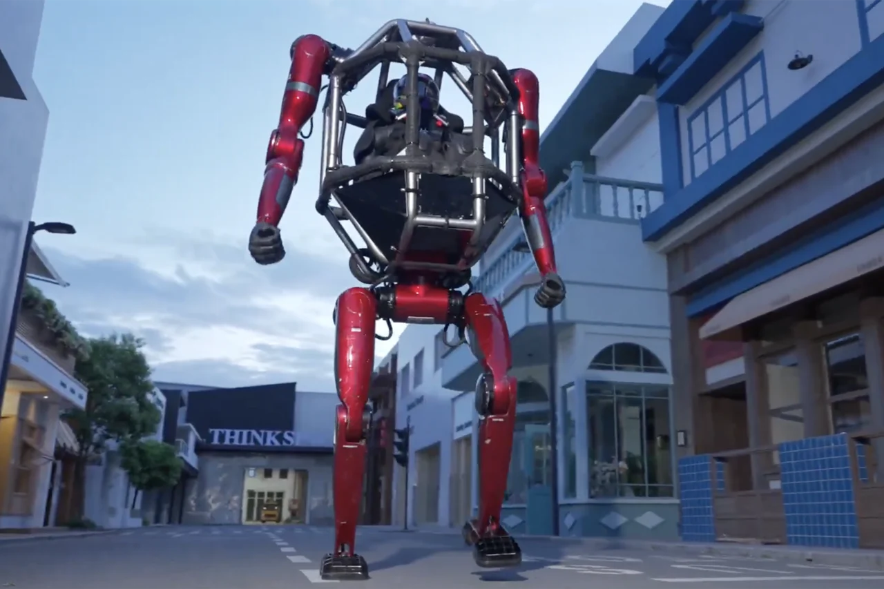 Unitree GD-01 robot