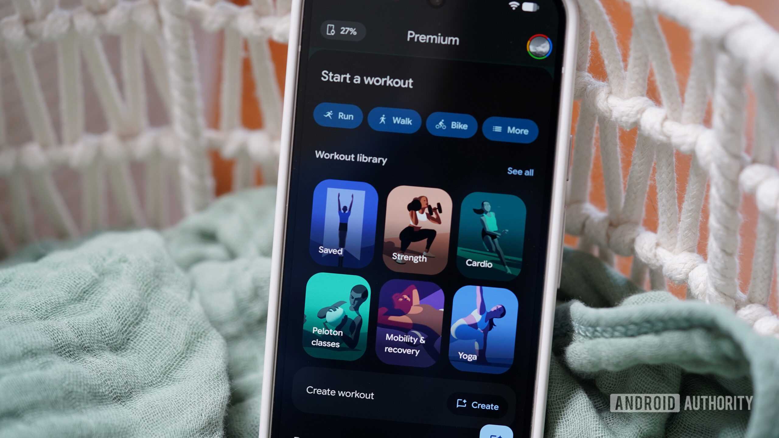 Google Health app Workouts A user starts a workout int he Google Health app.