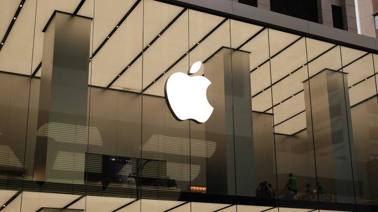 Apple Price Hikes Loom Over iPhones, Macs Amid Chip Shortage
