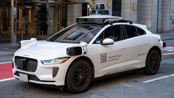 Waymo Recalls 4,000 Robotaxis Over Highway Construction Issue