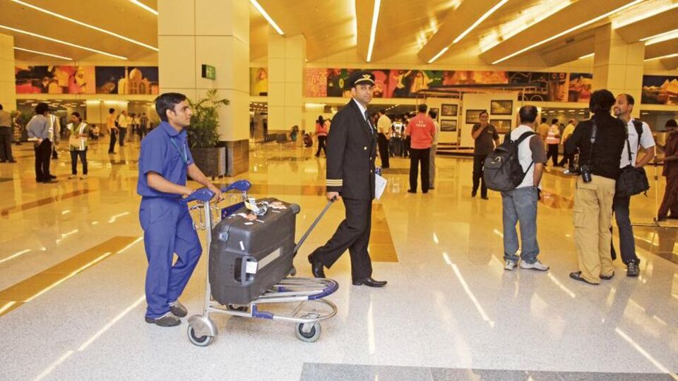 Travel Fintechs Struggle as Iran War and Weak Rupee Hit Demand