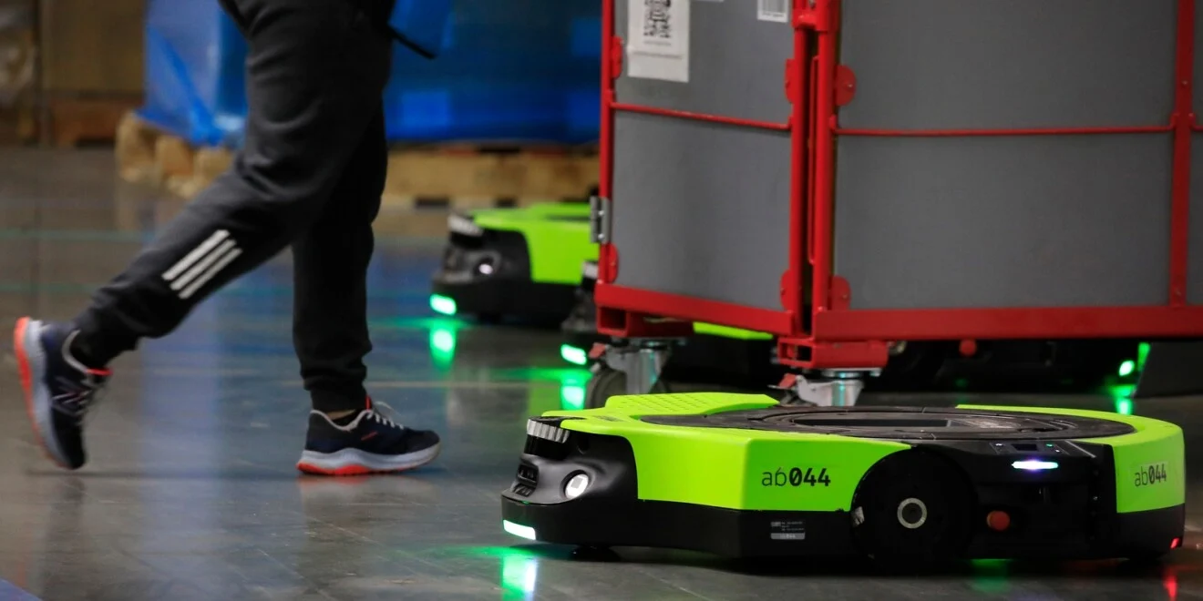 Amazon Now Has a Warehouse Robot That Understands Human Language