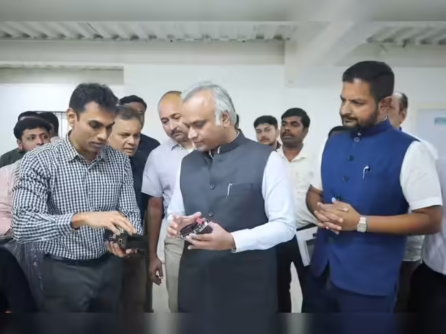 Karnataka begins rollout of AI-ready KEO PCs, first batch of 2,000 units set for deployment