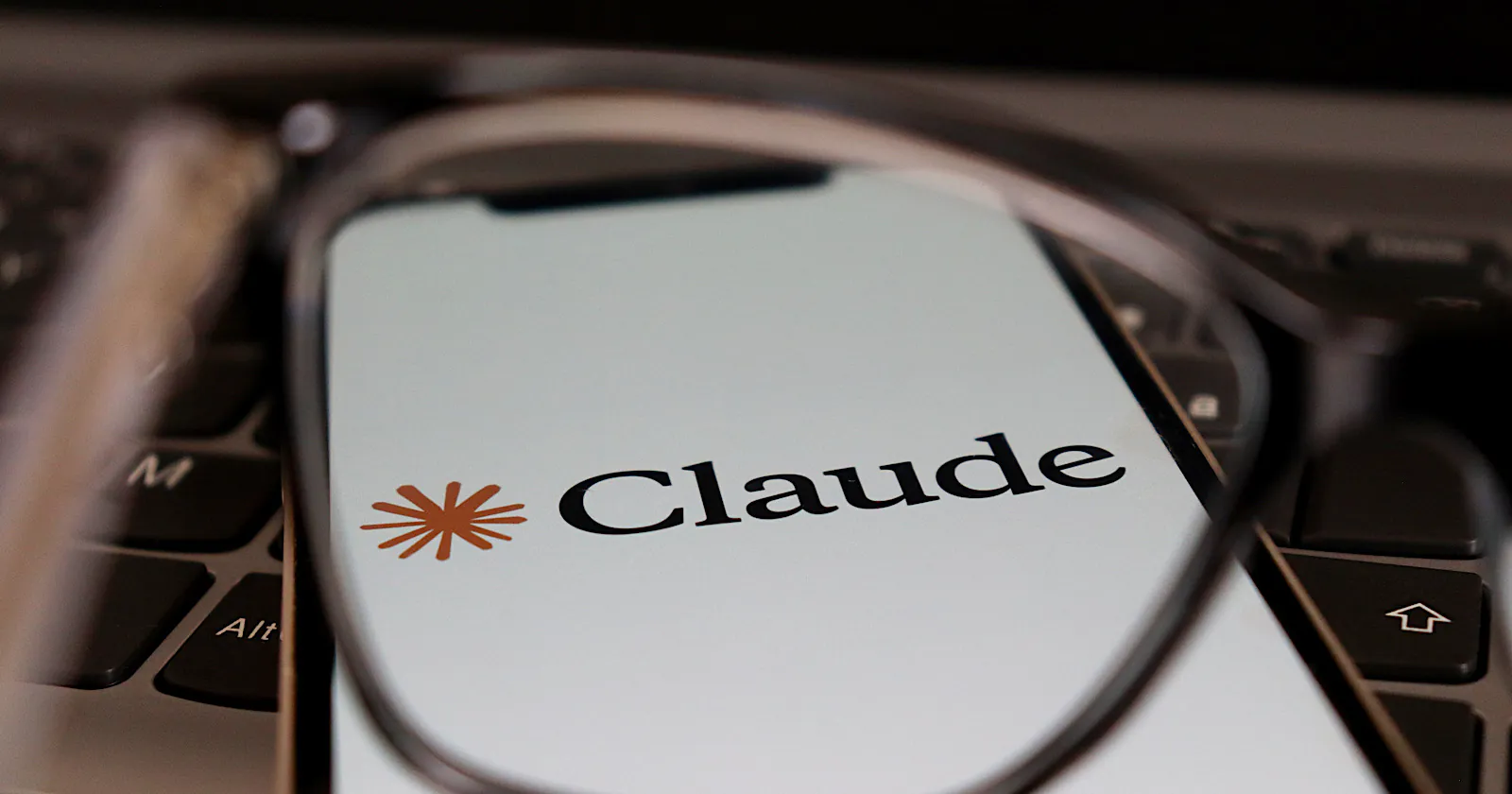 Claude Is The Fastest-Growing AI Traffic Source, Per New Data via @sejournal, @MattGSouthern