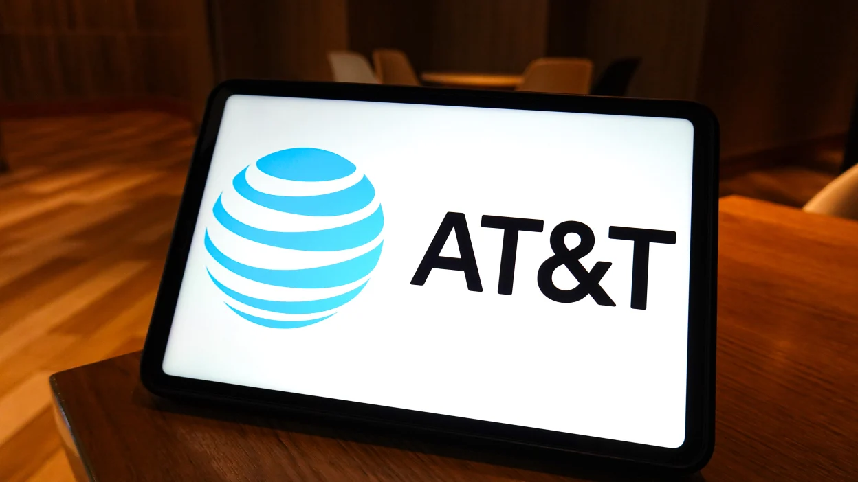 AT&T launches $3 unlimited data day pass for summer travel. Is there a catch?