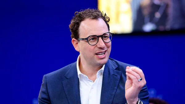 Anthropic CEO Dario Amodei wants AI models regulated like airplanes