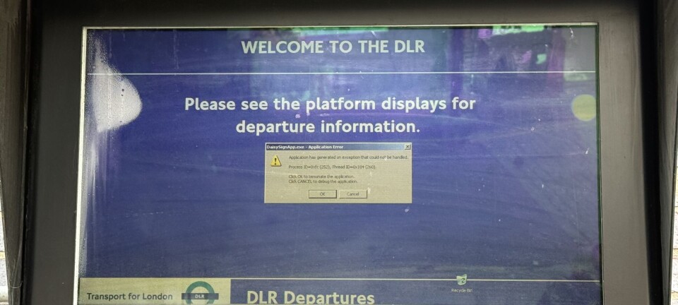 A DLR platform information screen shows a Windows-style error dialog and system desktop.