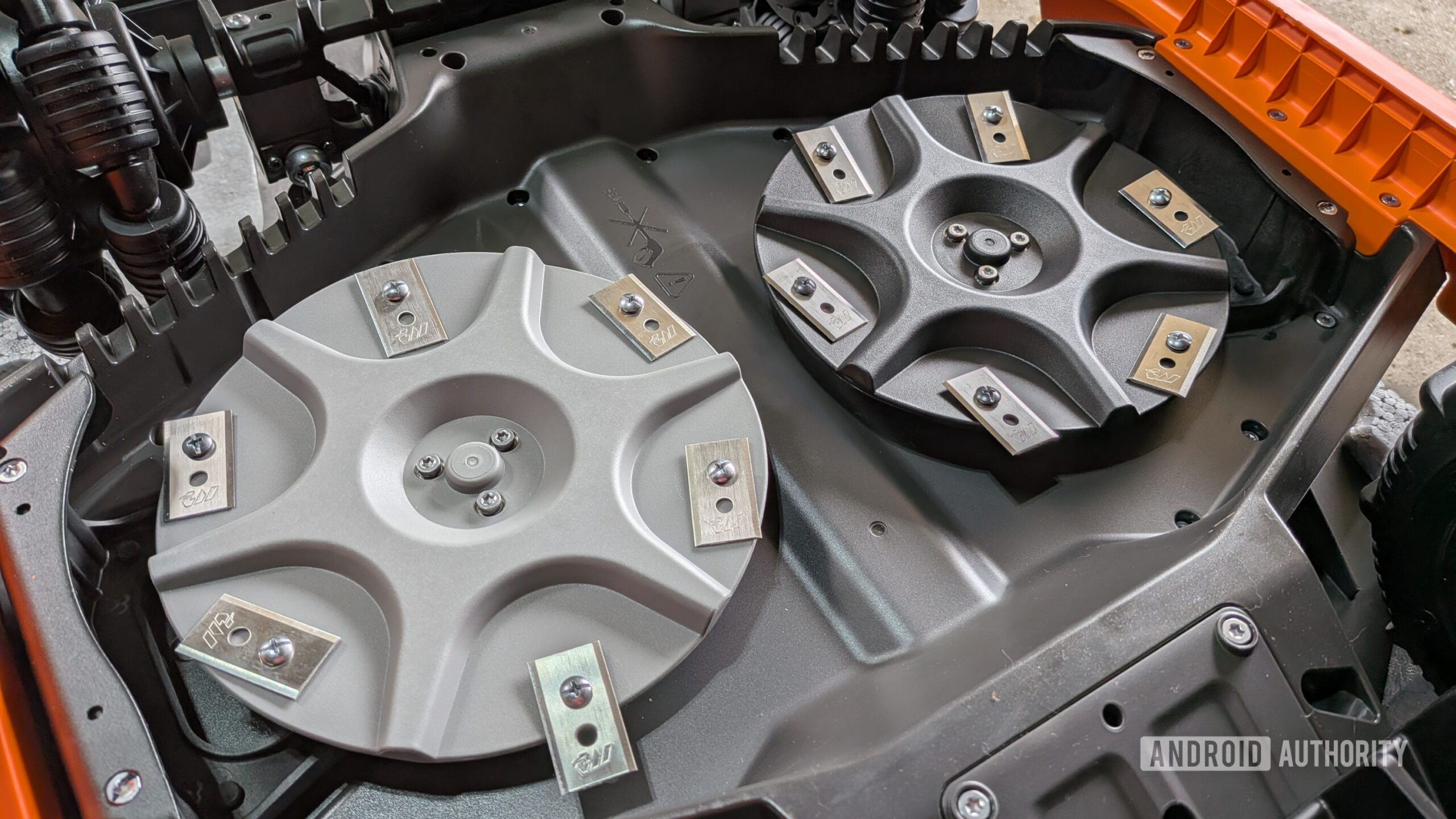 The blades on the underside of the Mammotion LUBA 3 AWD.