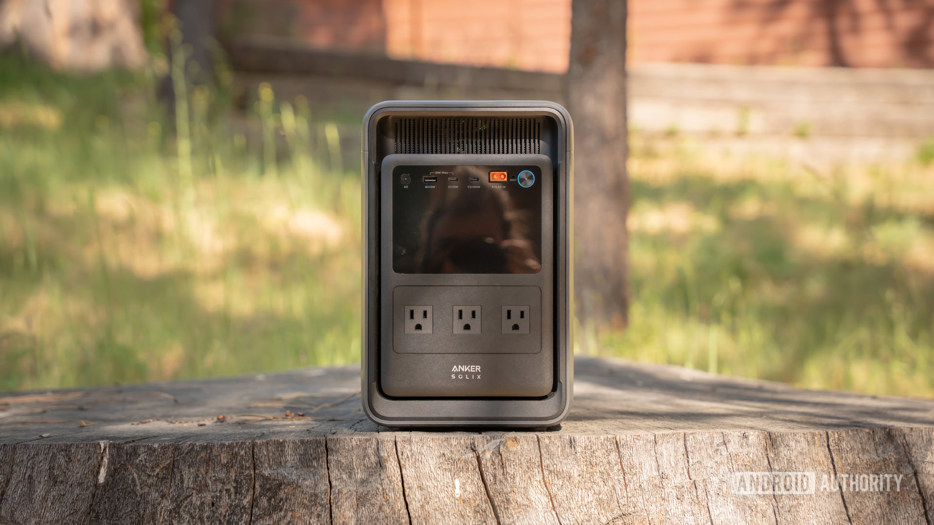 Anker SOLIX S2000 outside3 Anker SOLIX S2000 outside3