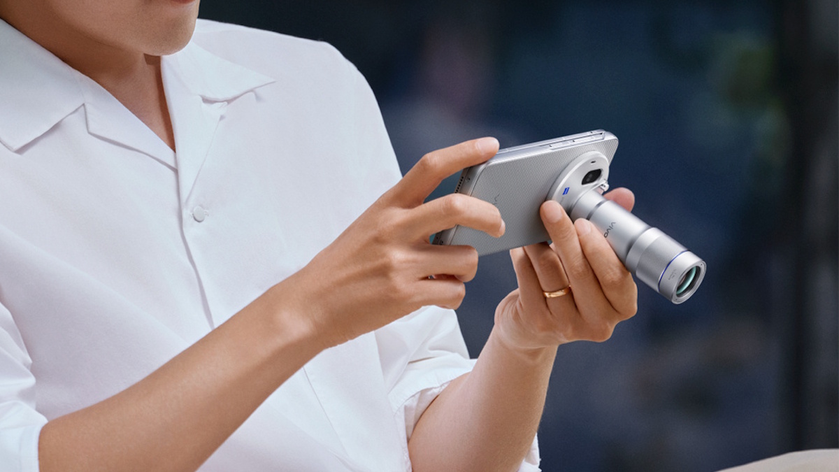 This Galaxy Z Fold 8 Ultra competitor will support a 200mm teleconverter for optical zoom