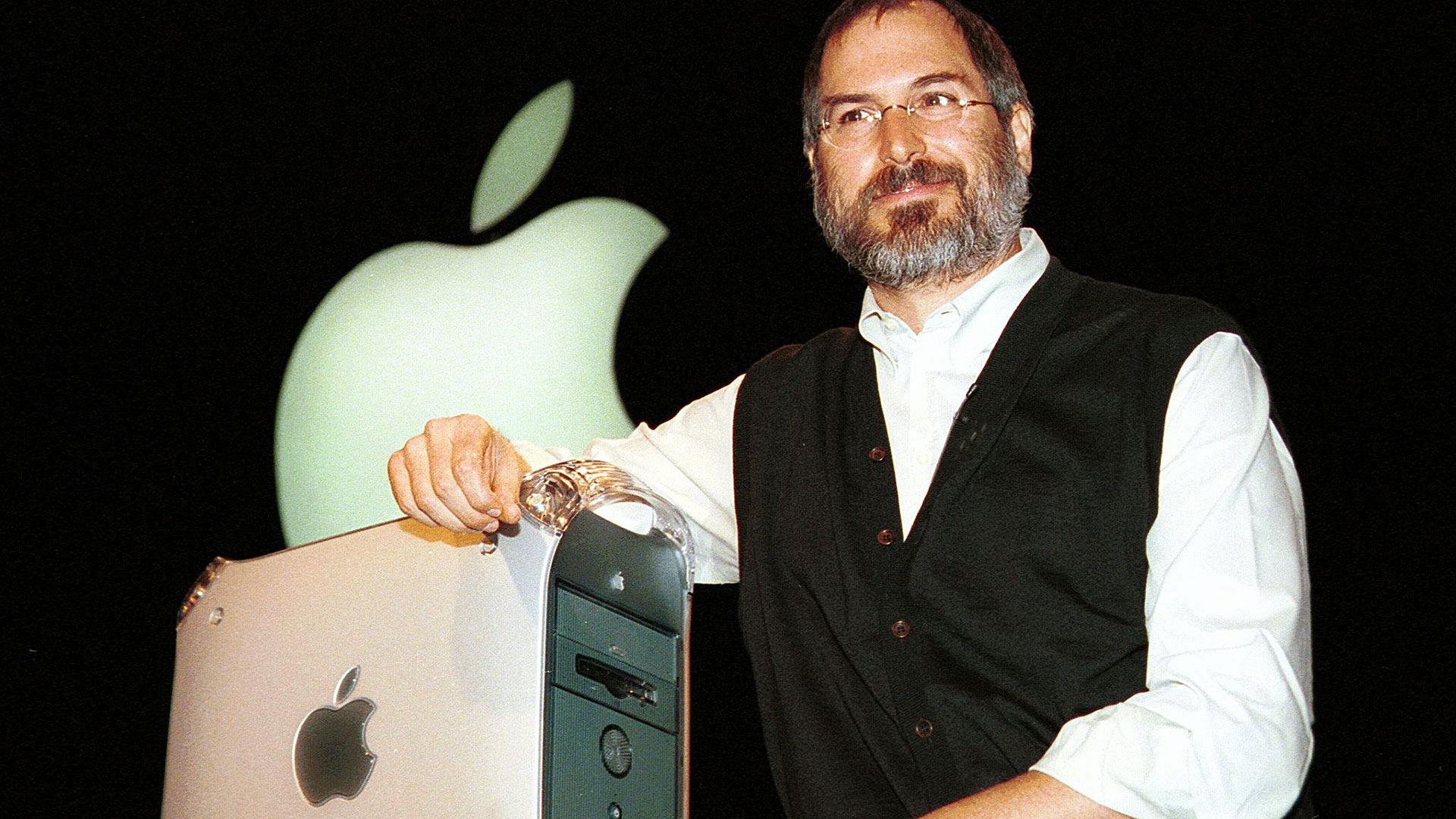 Steve Jobs presents the Apple Power Mac G4