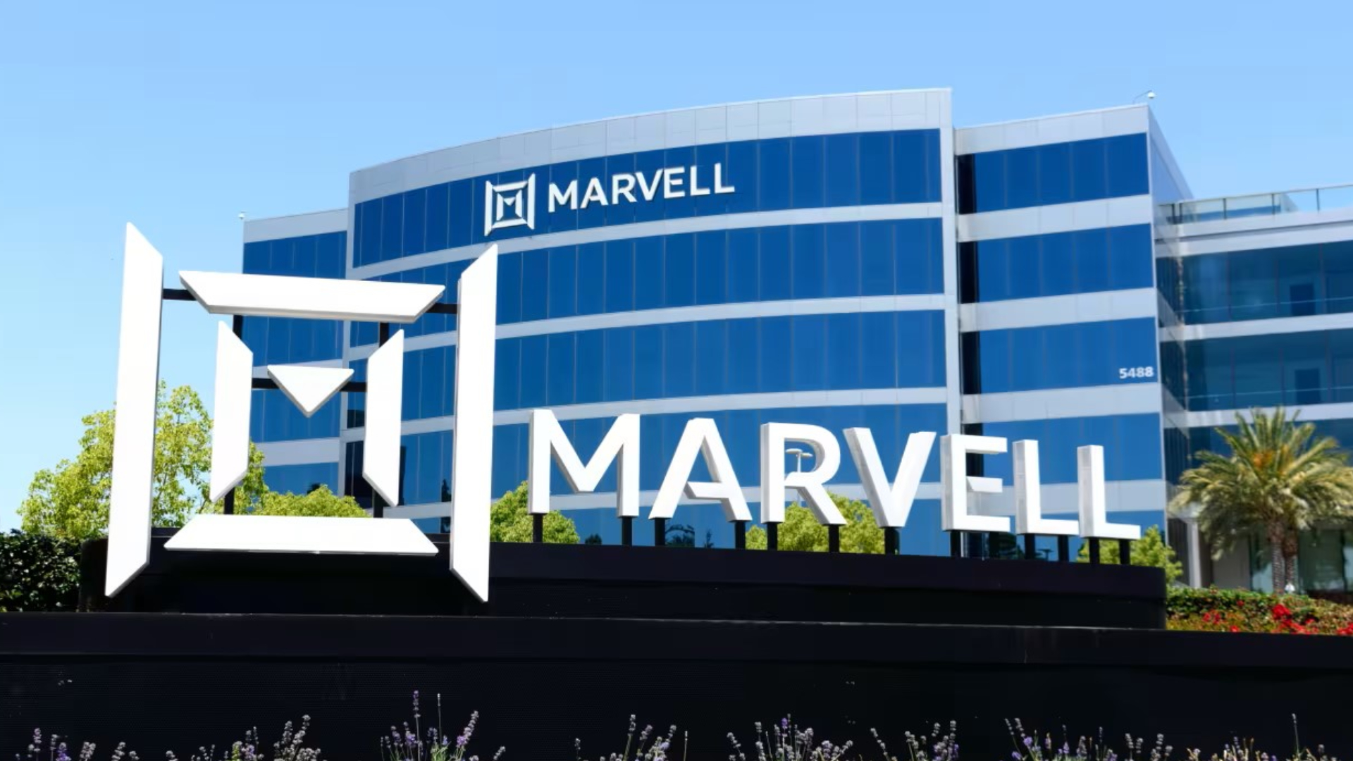 Marvell details vision of optically-interconnected data centers spanning across thousands of kilometers — new interconnects sampling later this year would allow CSPs to pool resources based on workload