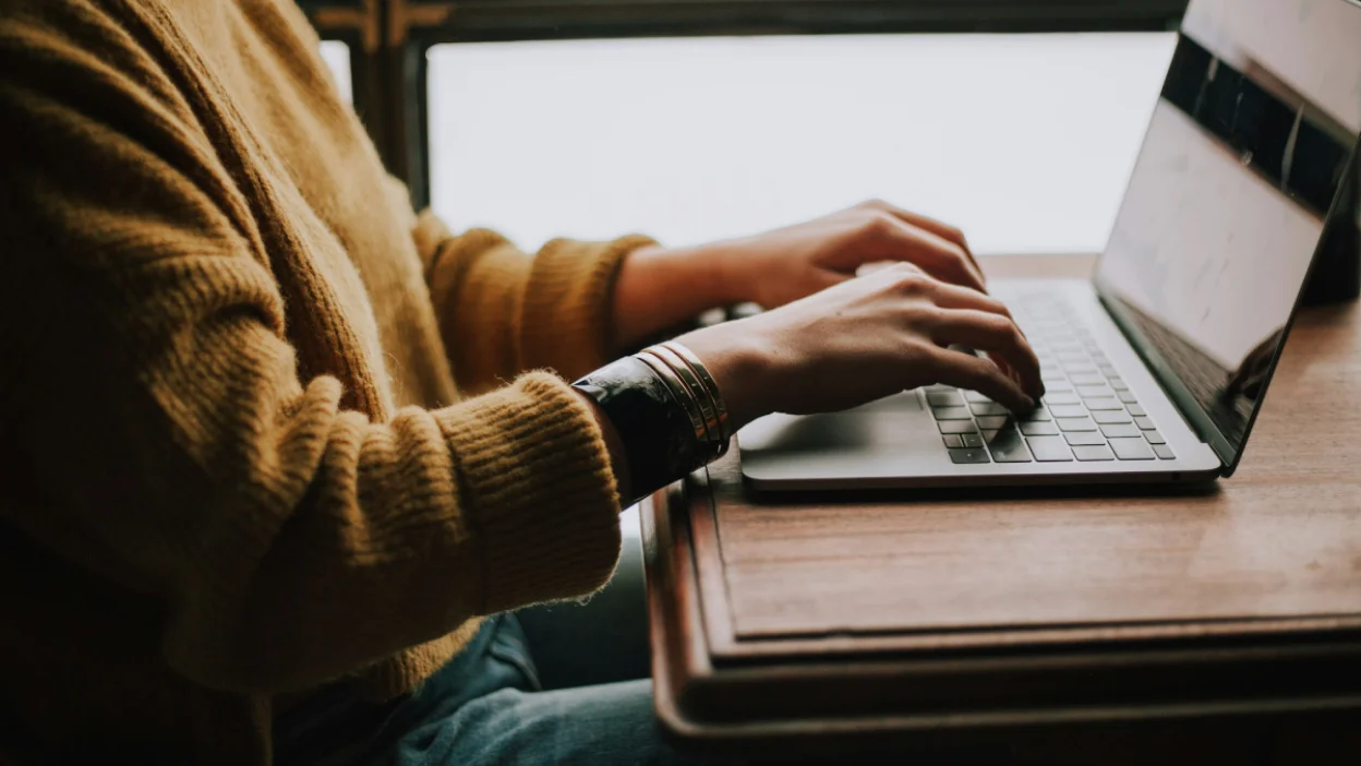 Stop copy-pasting prompts across GPT-4o, Claude, and Gemini — this tool combines them for a one-time $55
