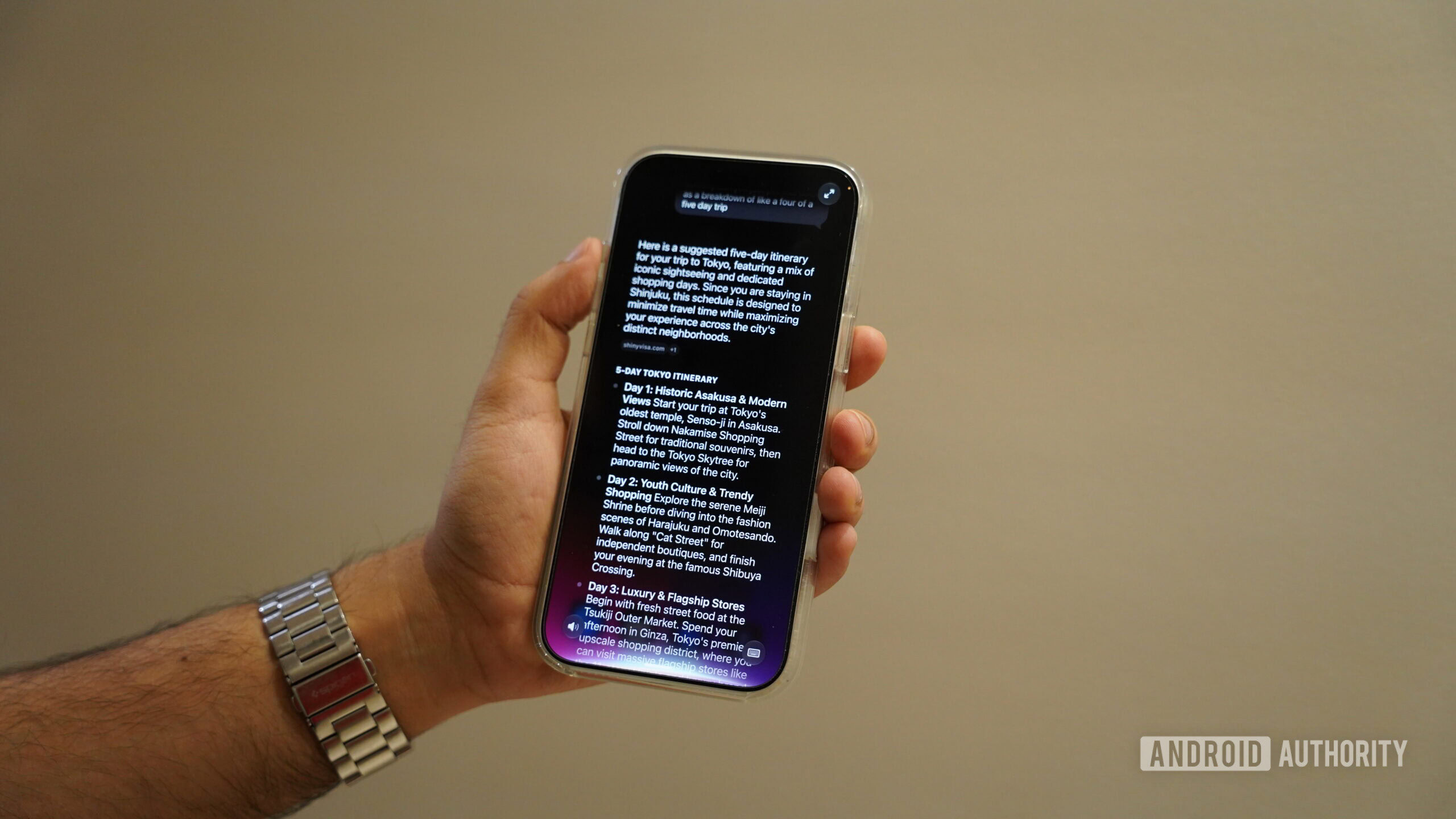 Siri AI personalized itinerary.