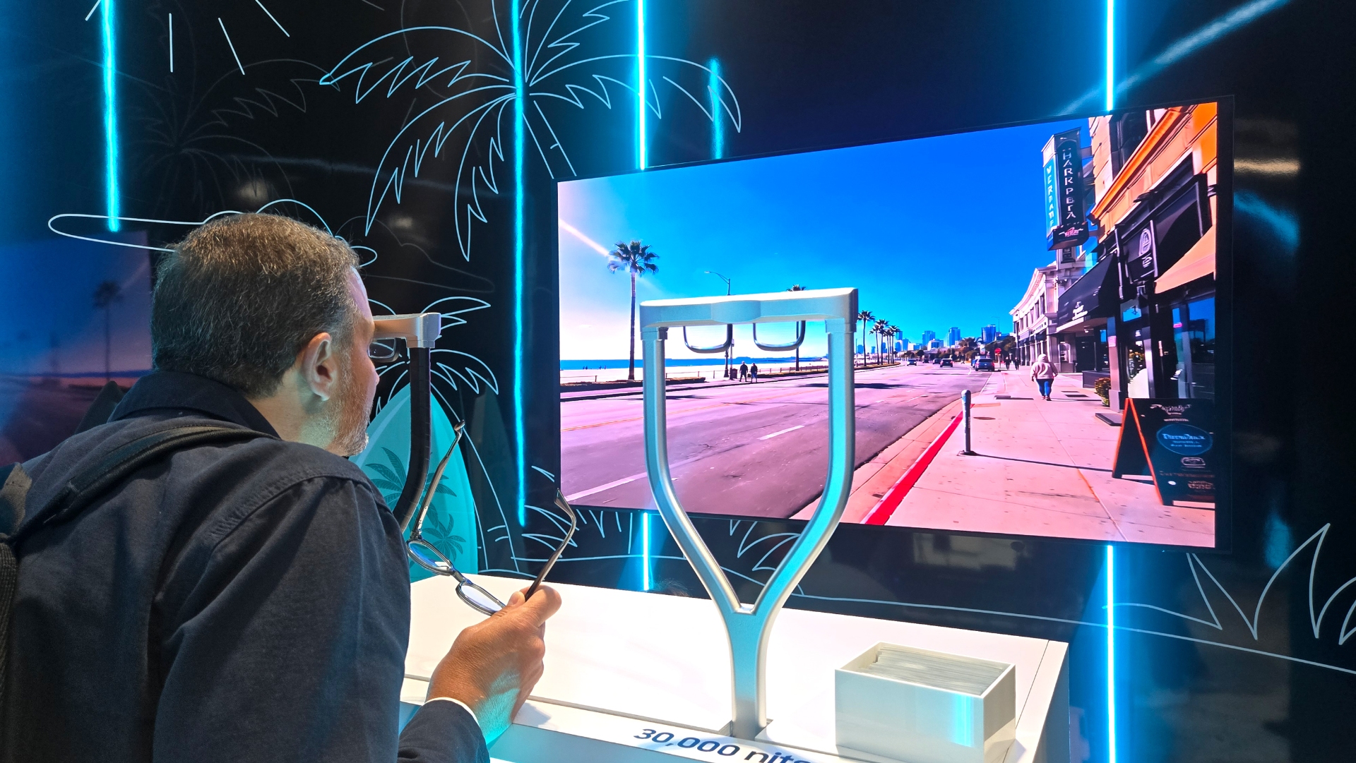 Samsung just revealed a key ingredient for next-generation smart glasses