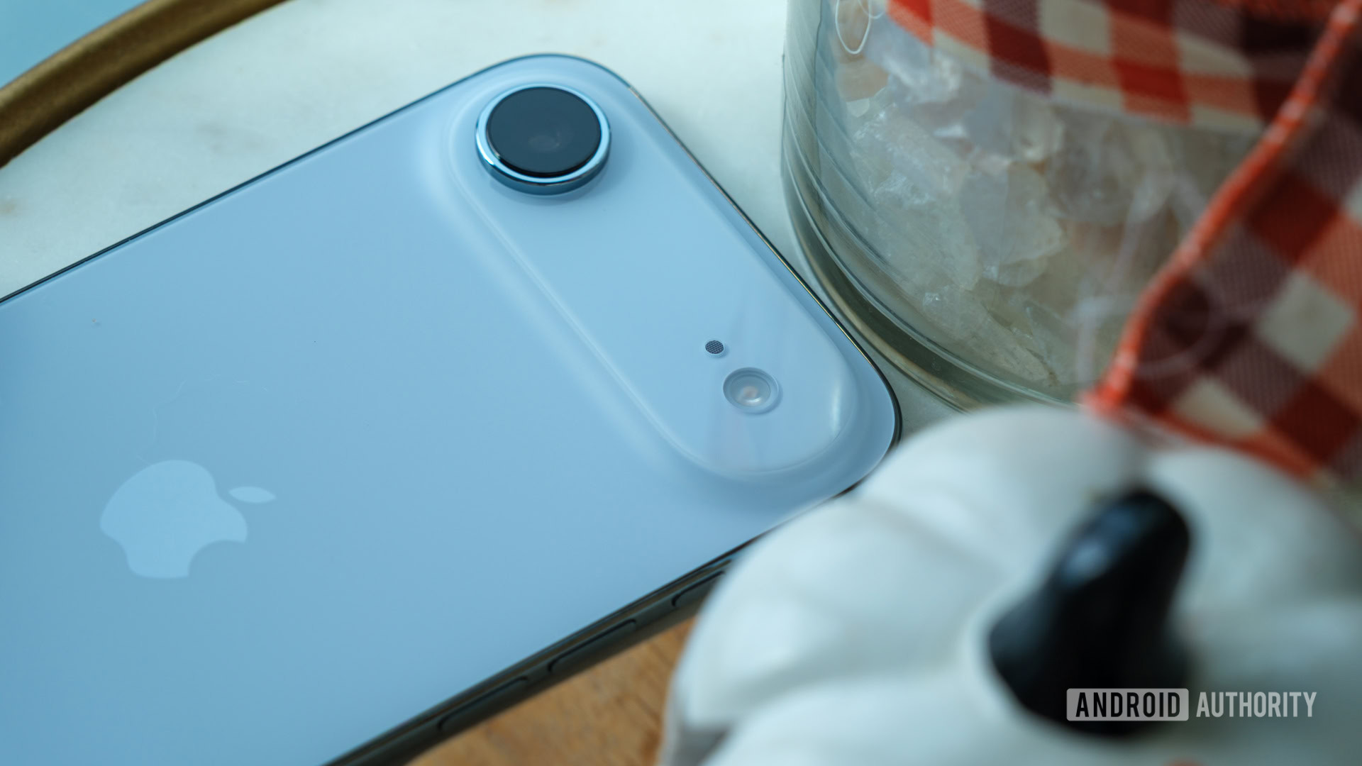 iPhone Air camera peninsula
