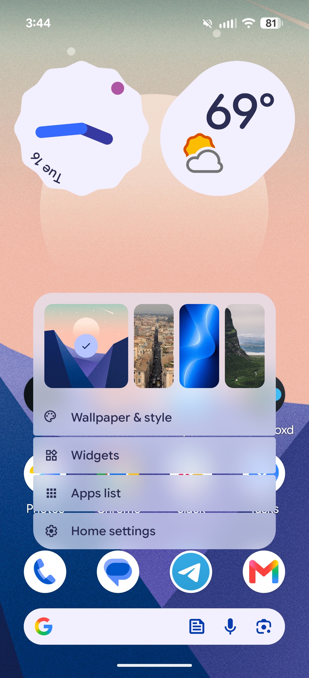 Screenshot showing how to hide app names on Android 17.