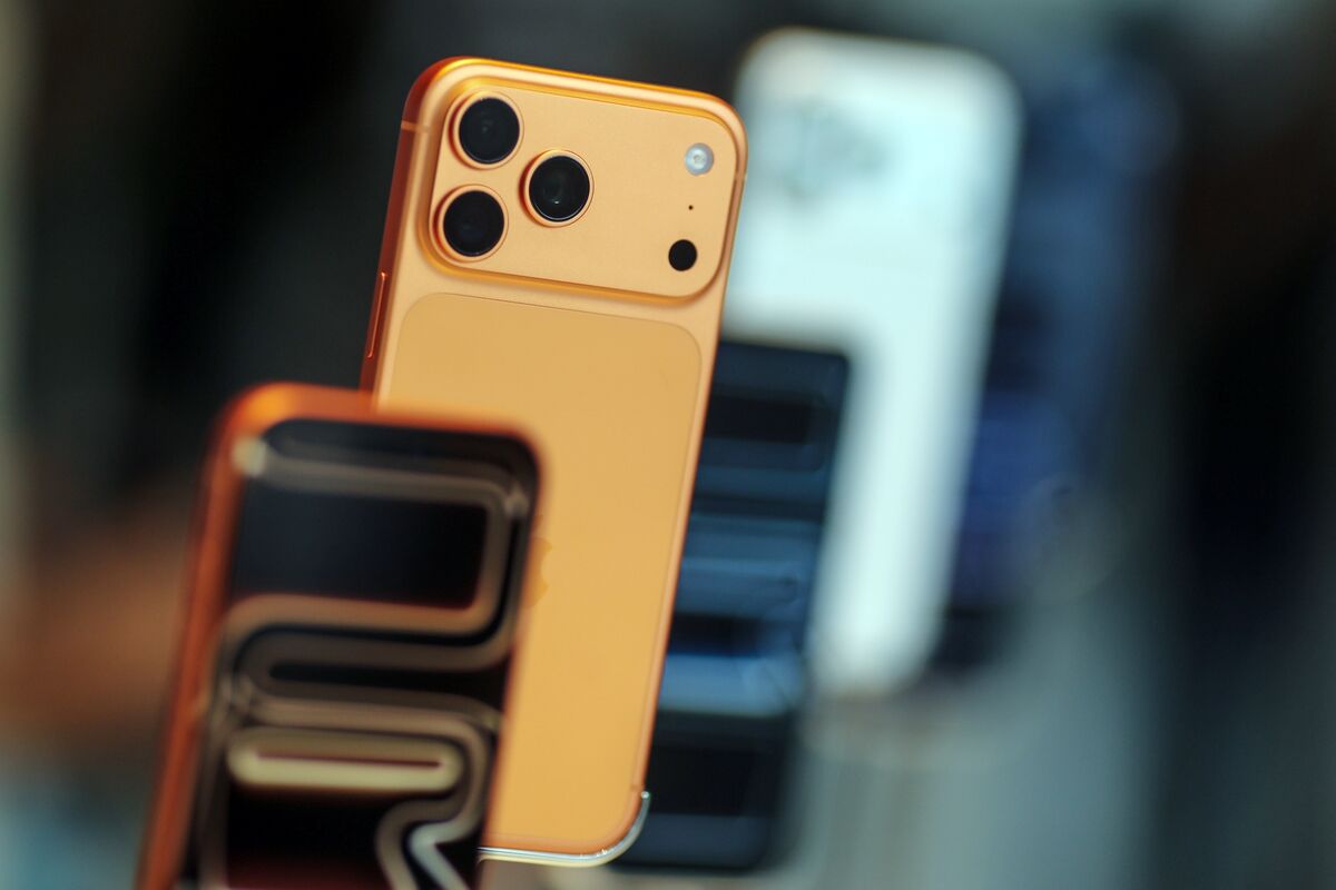 Apple’s New CEO Must Rebuild a Design Team That Lost Its Way