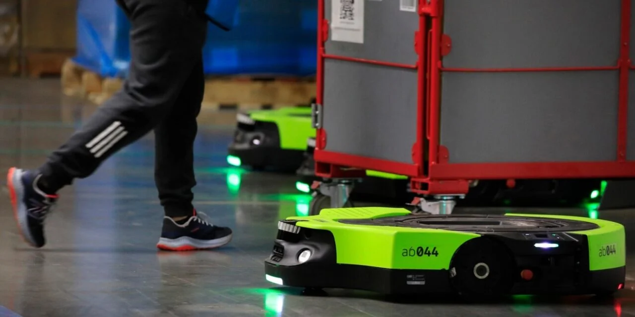 Proteus Amazon Robot In Warehouse