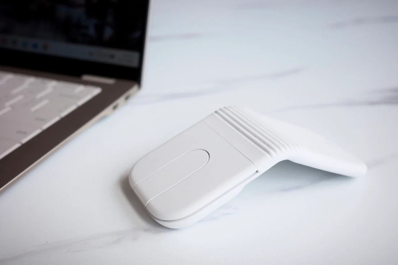 Logitech Mobi Fold Mouse 1