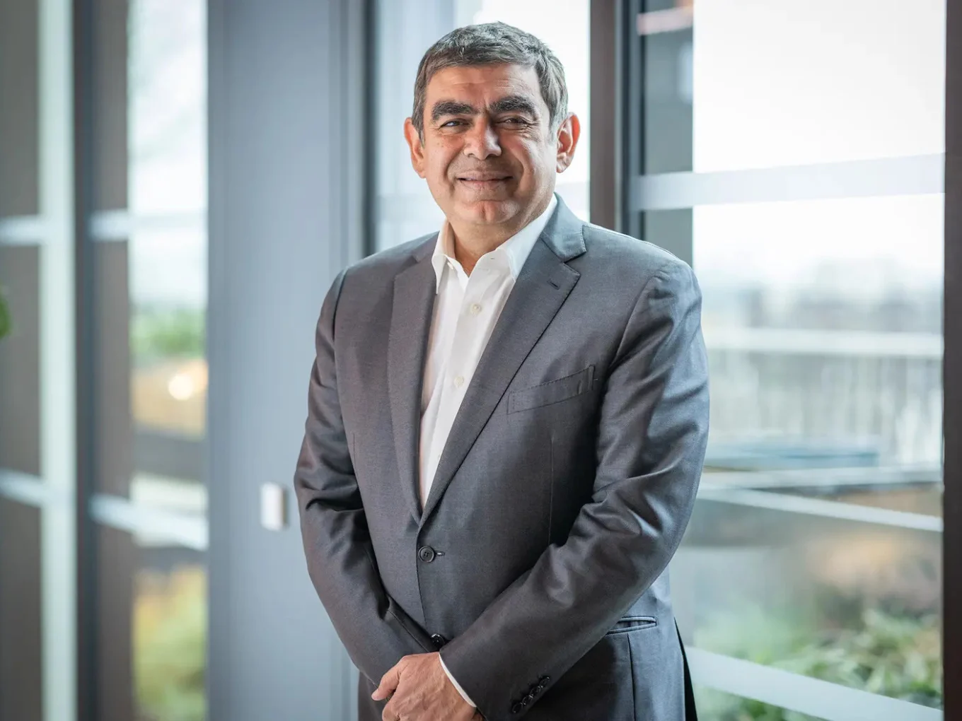 Ex-Infosys CEO Vishal Sikka’s New AI Venture Hang Ten Bags $32 Mn
