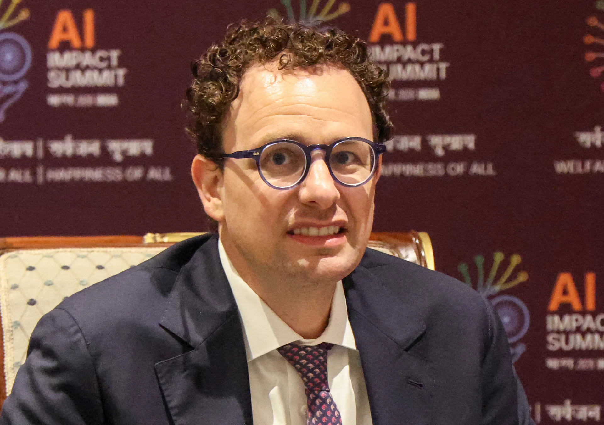 Anthropic’s White House Negotiations Are Reportedly On Track After ‘Weirdo’ Dario Amodei Was Replaced