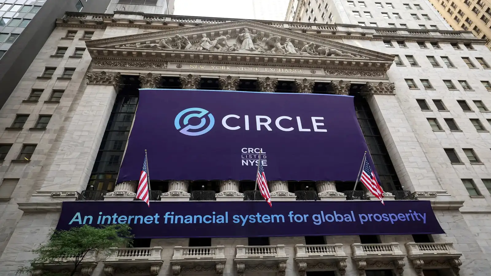 Circle Stock Dives: Coinbase, BlackRock Back Open USD Stablecoin